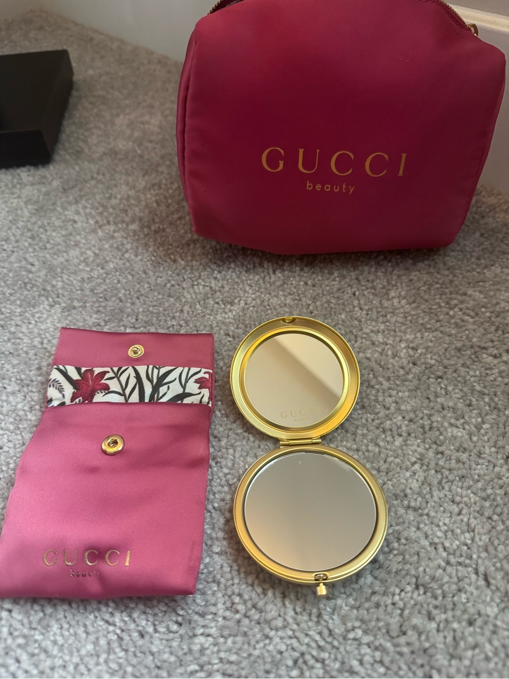 Gucci Beauty Pink Makeup Bag & Compact Mirror Set Authentic GWP